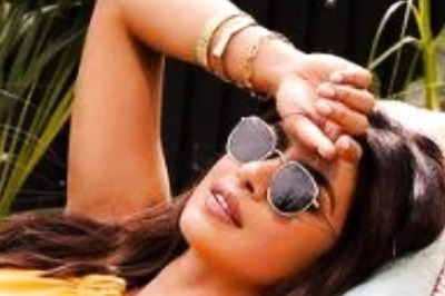 Kelly Clarkson Recalls How Priyanka Chopra Fixed Her Make-up During Their First Meeting