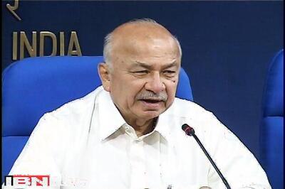 Speak within law, says Shinde after row over Modi, Rahul speeches
