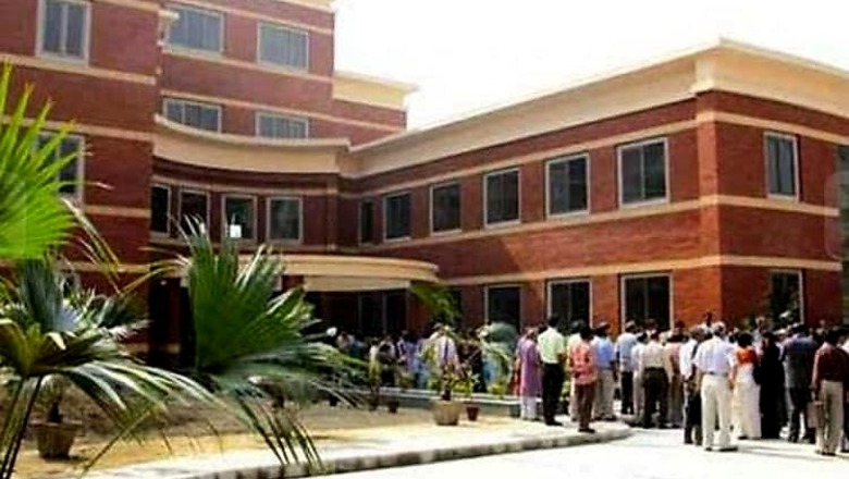 100% cut-off, struggle to get into Delhi University colleges & demand for radical changes