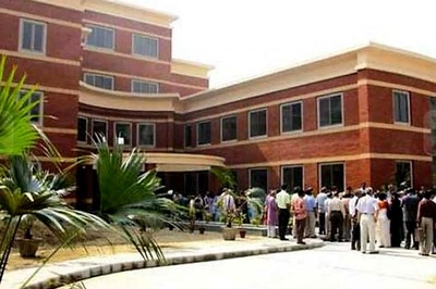 100% cut-off, struggle to get into Delhi University colleges & demand for radical changes