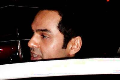 Snapshot: Abhay Deol spotted with girlfriend Preeti Desai