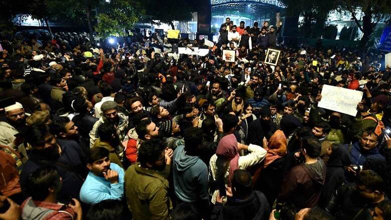 Delhi HC Gives Centre, Cops More Time to Reply on Jamia Violence; Next Hearing on April 29