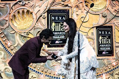 IIFA Award 2018: Nawazuddin Siddiqui Dedicates His Award to Mom Co-star Sridevi