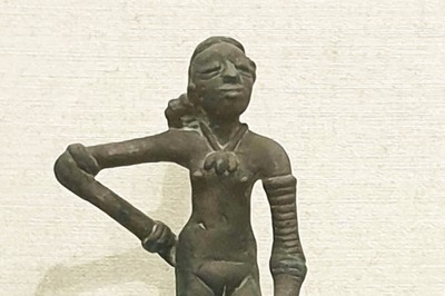 Mohenjodaro 'Dancing Girl' Statue at National Museum Has Amused Twitter Over 'Tiny' Reason