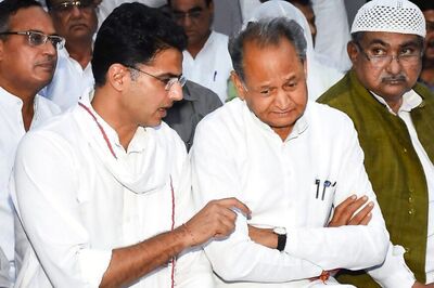 Congress Confident of Staying Afloat in Raj as Gehlot Claims Support of 109 MLAs Post Pilot's Rebellion