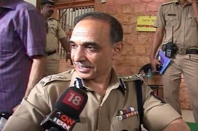 Biharis safe, say Mumbai Police on Raj's rant