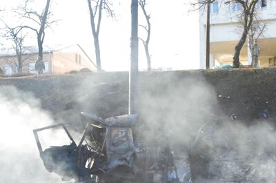 Russian Forces Launch Missile Strikes on Ukrainian Cities, Clashes in Kyiv