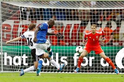 Italy beat Germany to set up Spain final