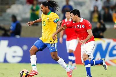 Brazil booed by own fans in 2-2 draw with Chile