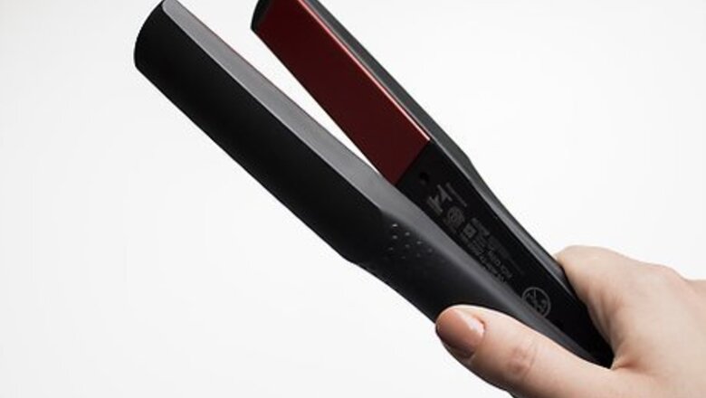 How to Make Curls With a Flat Iron