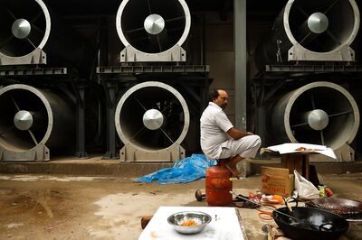 Delhi's Diwali Pollution 'Better than Before', But What Helped? Smog Tower, GRAP & Cracker Ban Among 'Weapons' Against Poor AQIs