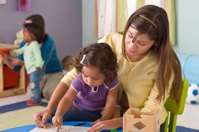 Parenting in the Digital Age: Balancing Screens and Genuine Connections