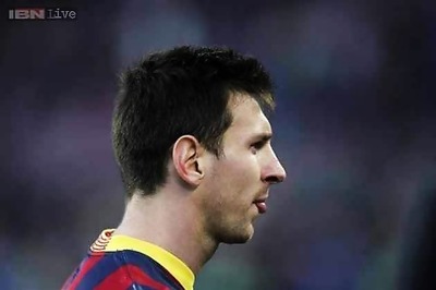 Lionel Messi scores two in Barcelona's 6-0 rout of Rayo