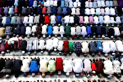 Uttar Pradesh Govt Mulls Merging Shia, Sunni Waqf Boards to Stop Wastage of Money, But is it Possible?