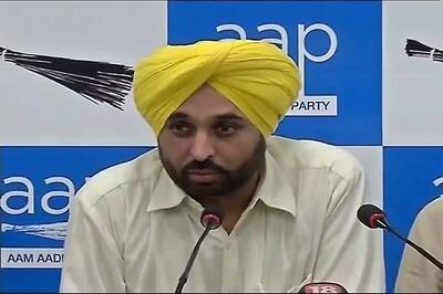Bhagwant Mann Targets Media, Asks AAP Volunteers Not to Read Newspapers