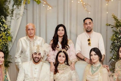 Riddhima Sahni Posts Priceless Pic of Kapoors, Bhatts from Ranbir-Alia Wedding, Says 'Missed My Dad'