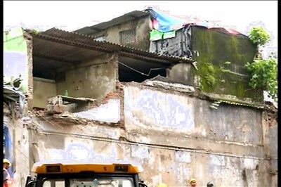 Labourer Dies as Building Collapses During Demolition in Mumbai