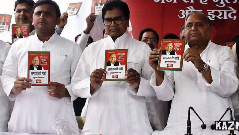 Who Stands With Whom in Samajwadi Party Pariwar