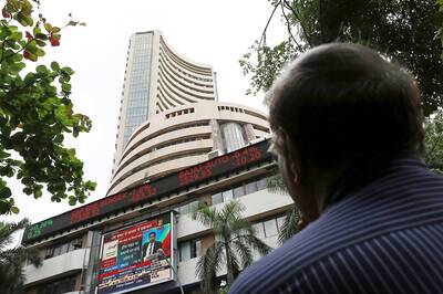 Sensex Falls 388 pts, Nifty Settles Below 17,600; Banks Gain