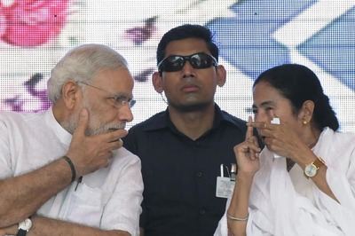 Mamata Banerjee Meets PM Modi Over Pending Central Funds for West Bengal