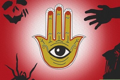 A Guide to the Hamsa Hand’s Meanings & How to Wear It