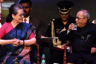 'Will Miss His Tantrums’: When Pranab Mukherjee Recalled Sonia Gandhi’s Farewell Speech for Him