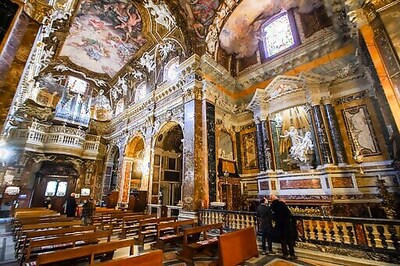 AP PHOTOS: Rome Churches Beckon With Art And No 'Hordes'