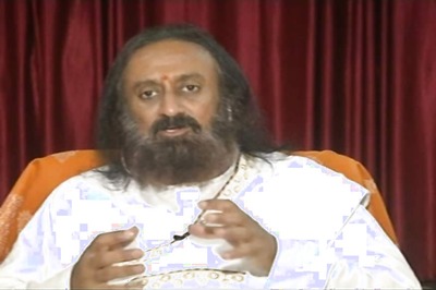 Sri Sri Representing 'Govt Interests' in Ayodhya Dispute: Congress