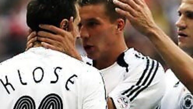 Klose celebrates birthday with two goals
