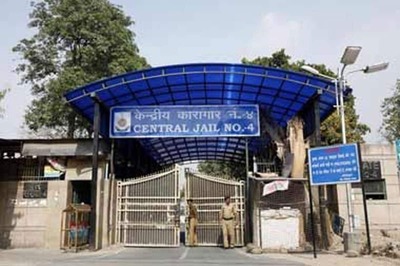 Prisoners Need to Be Released on Bail, Parole in View of Alarming Covid Situation in Delhi