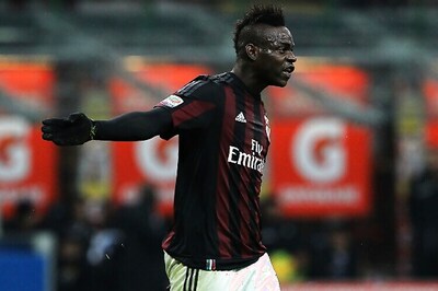 Balotelli target of AC Milan owner Berlusconi's gaffe