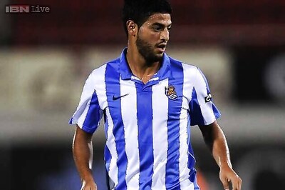 Vela's injury-time goal snatches win for Sociedad against Espanyol