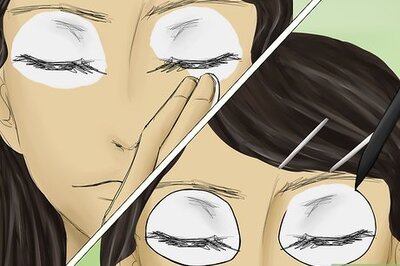 How to Apply Halloween Eye Makeup