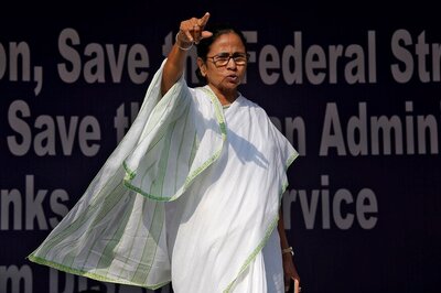 West Bengal Govt Announces Staggered Shifts for Its Employees to Prevent Crowding in Offices