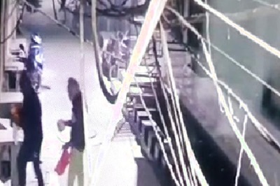 WATCH | In Delhi's Bhajanpura, 2 Masked Men Throw Petrol at a House, Light Matchstick, And...