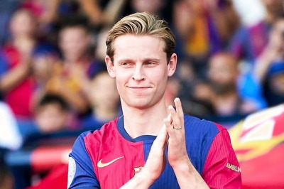 Hansi Flick Urges Barcelona To Retain Frenkie de Jong  ‘At All Costs’
