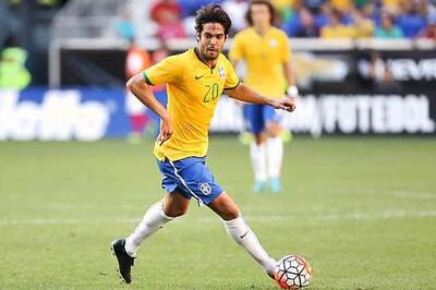Brazil drop Kaka, recall Corinthians pair for World Cup qualifiers