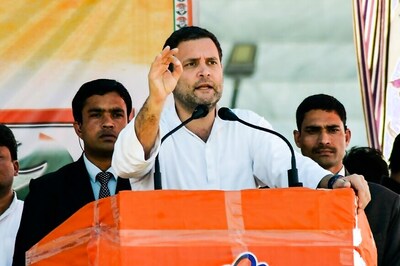 Rahul Gandhi Promises Special Status to Andhra Pradesh if Voted to Power, Joins Protest