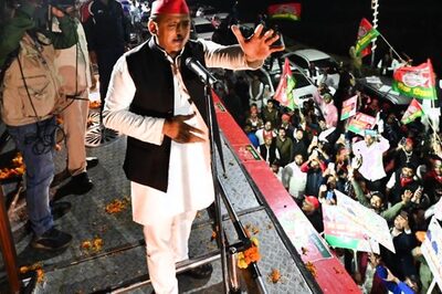 Braving Cold, Lakhs Show Up for 16-hr Long SP Rally as Akhilesh Hits at BJP; Maurya Counters with Jinnah Jibe