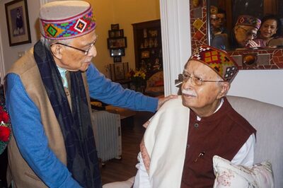 Murli Manohar Joshi Visits 'Bharat Ratna' LK Advani, Congratulates Veteran Leader | WATCH