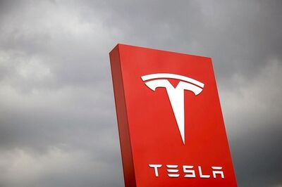 Tesla Opens Two Supercharger Stations in US