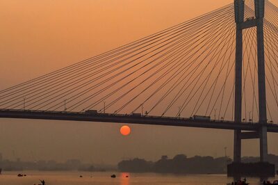 Kolkata Man Threatens To Jump Off Bridge, Changes Mind After Job, Biryani Promise By Cops