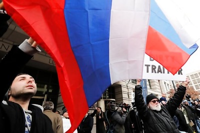 FBI Director Warns of Ongoing Russian 'Information Warfare' Into 2020 US Presidential Election