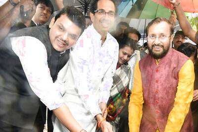 Shall Stand Shoulder to Shoulder: Fadnavis, Thackeray Talk of Friendship