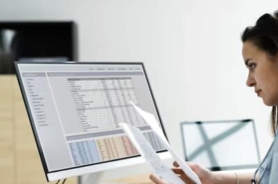 India's Service Sector Growth Softens To 5-month-low, New Export Orders at 10-year High: PMI