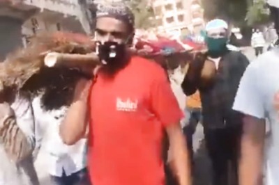 Tale of Harmony: Muslim Men in Indore Help Poverty-struck Men Perform Last Rites of Their Mother