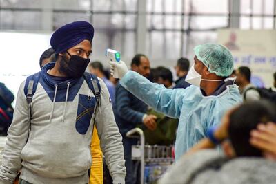 Coronavirus Lockdown: Domestic Flights To Resume in a Staggered Manner Post April 14