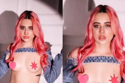 Urfi Javed Hides Her Modesty With Heart, Star Shaped Bralette; Trolls Say 'Yeh Kabhi Nahi Sudhregi'