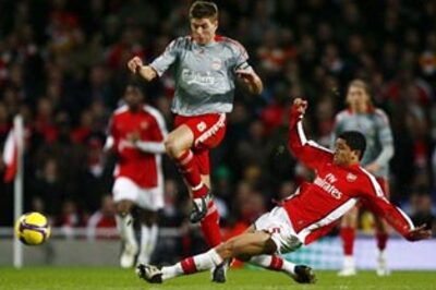 Liverpool held by 10-man Arsenal