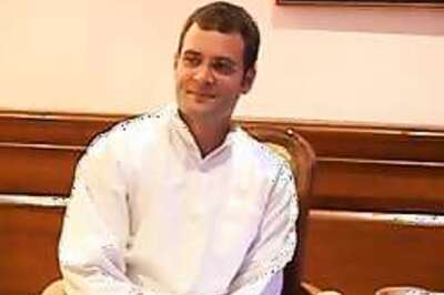 Rahul bats for Amethi, organises cricket tournament